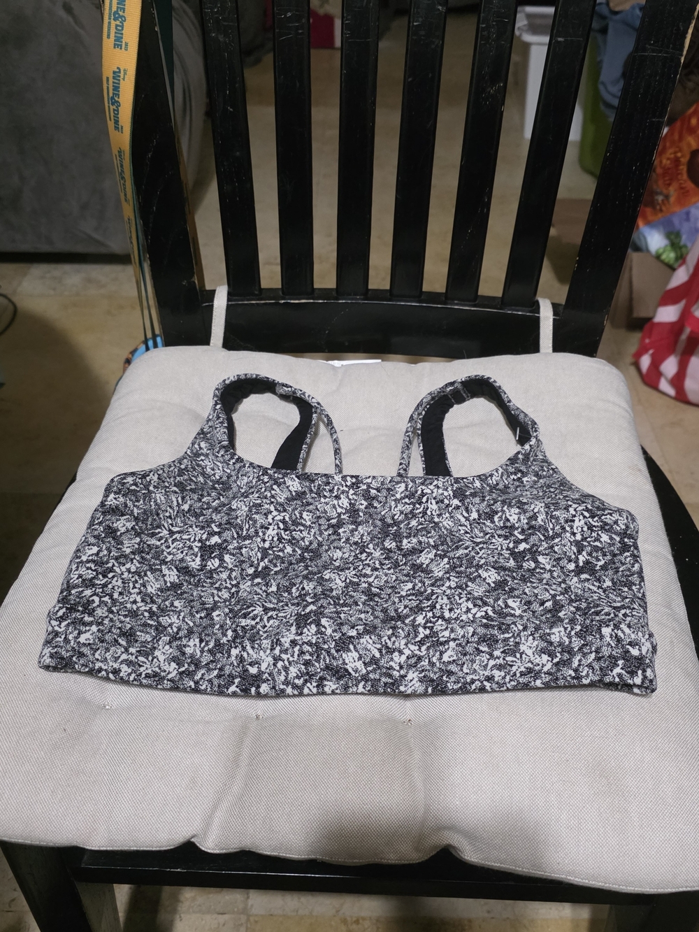 Athleta Black & White Strappy Sports Bra Size S Good Conditions